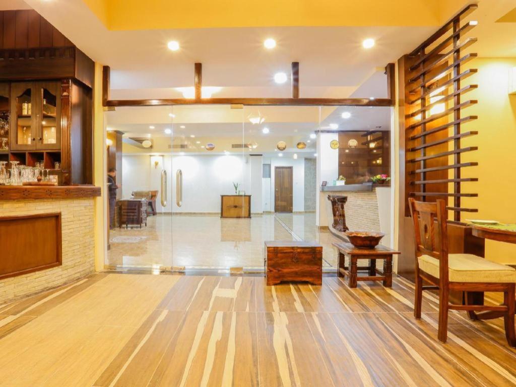 Da Yatra Courtyard Hotel & Resort Pokhara Zewnętrze zdjęcie