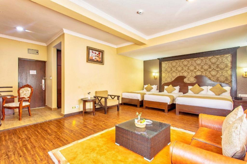 Da Yatra Courtyard Hotel & Resort Pokhara Zewnętrze zdjęcie