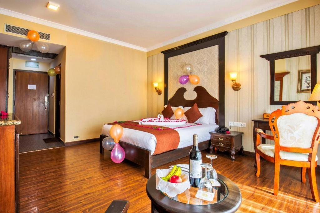Da Yatra Courtyard Hotel & Resort Pokhara Zewnętrze zdjęcie