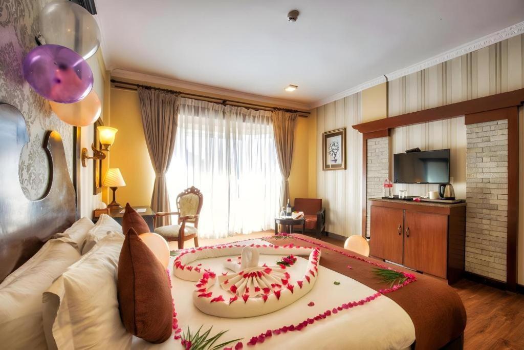 Da Yatra Courtyard Hotel & Resort Pokhara Zewnętrze zdjęcie