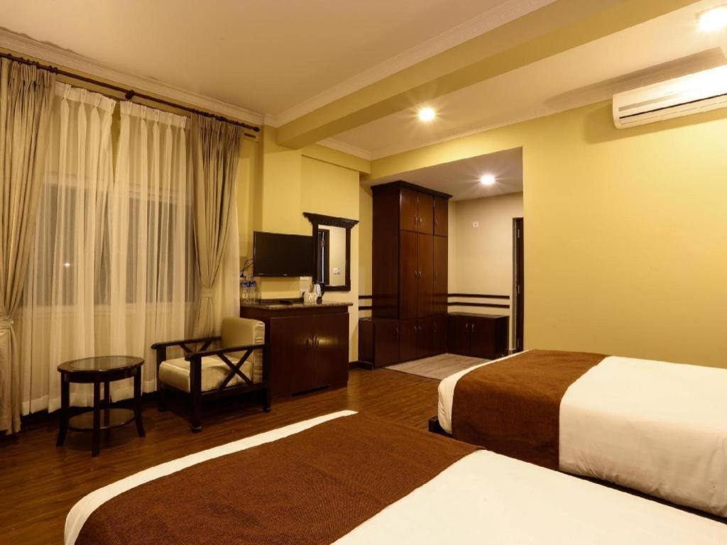 Da Yatra Courtyard Hotel & Resort Pokhara Zewnętrze zdjęcie