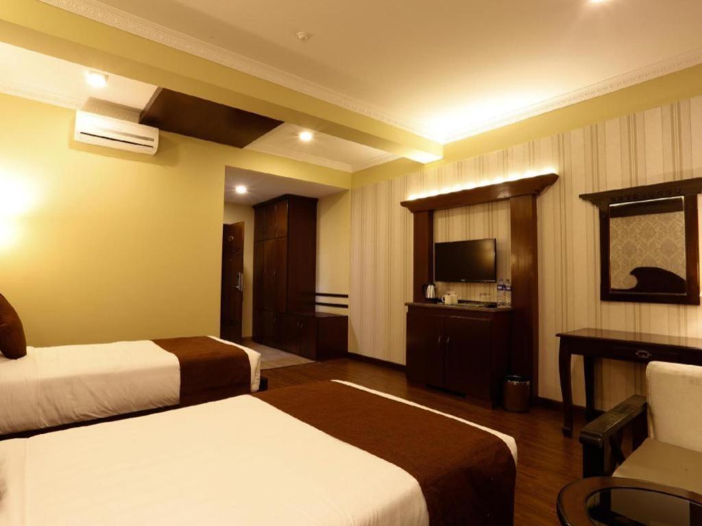 Da Yatra Courtyard Hotel & Resort Pokhara Zewnętrze zdjęcie