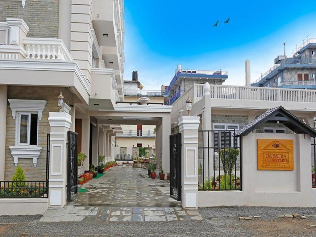 Da Yatra Courtyard Hotel & Resort Pokhara Zewnętrze zdjęcie